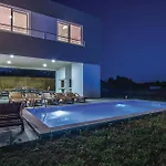 度假居 Three-bedroom In *
