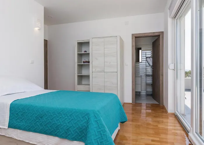 Three-bedroom In Kožino