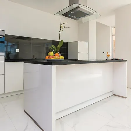 Awesome In With Kitchen *