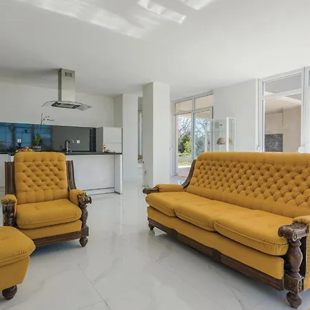 בית נופש Three-bedroom In