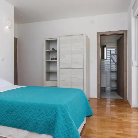Three-bedroom In Kožino