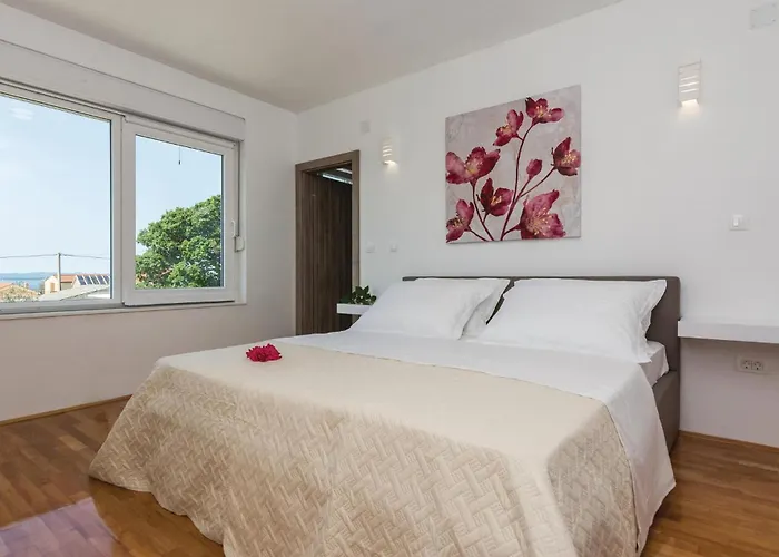 Hébergement de vacances Three-bedroom In *
